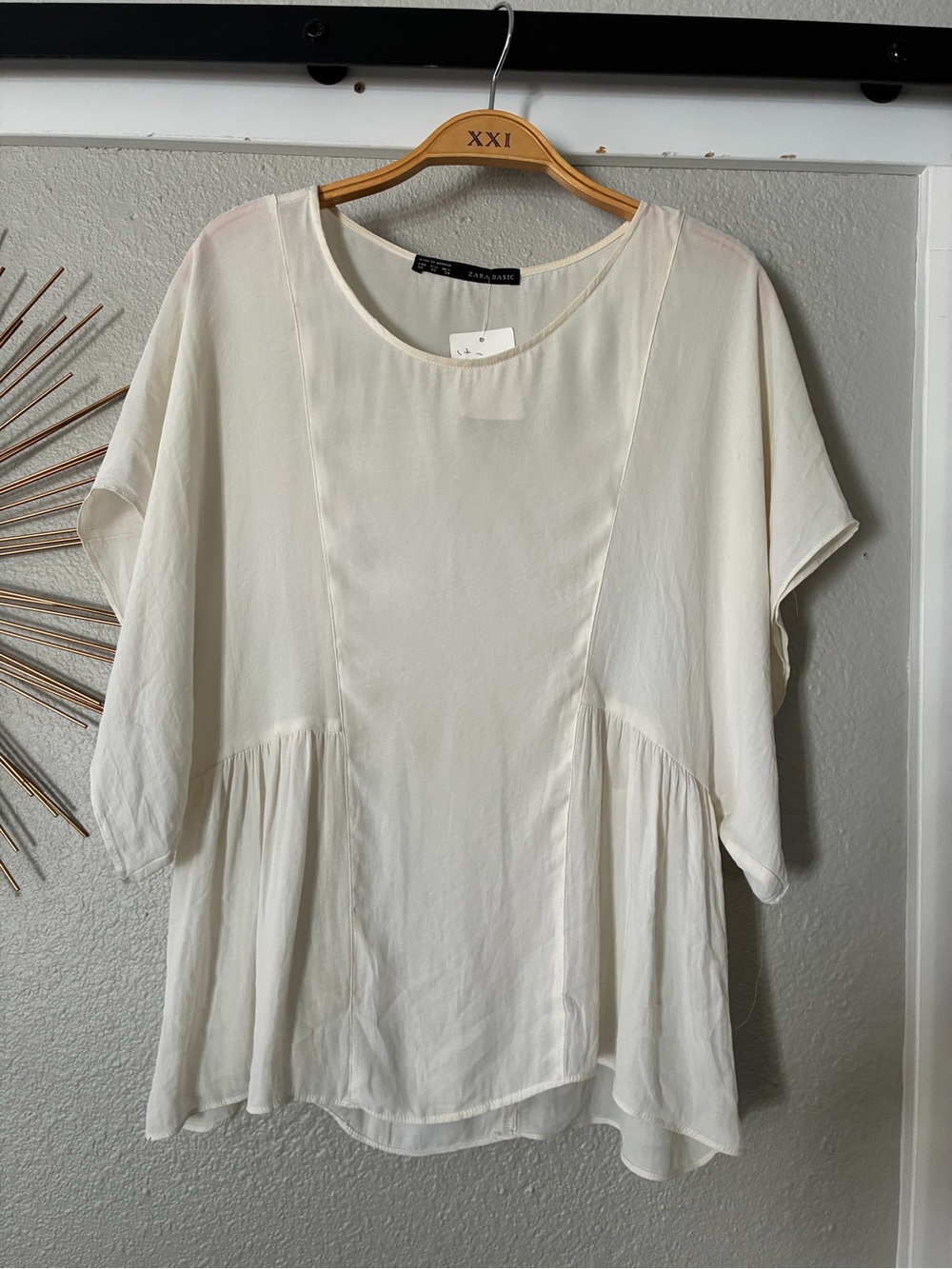 Zara Off-White Short Sleeve Peplum Top